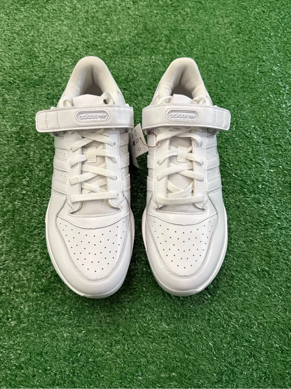 Adidas Forum TPU Baseball Cleats – Men’s Size 10 – All White